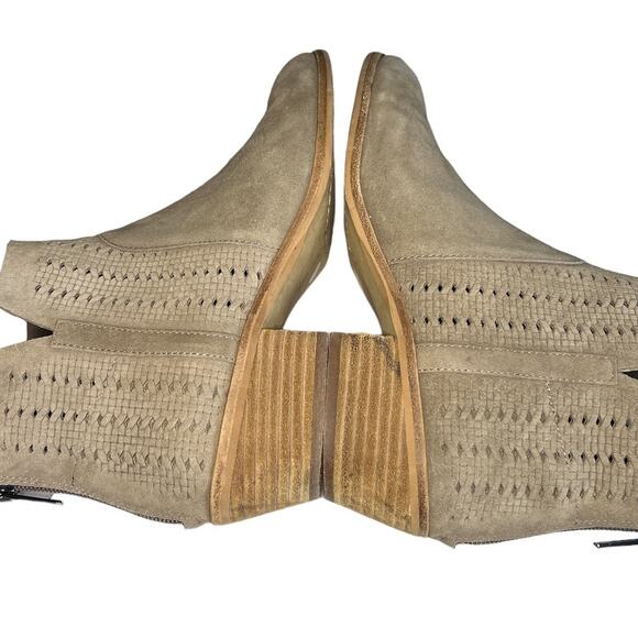 Vince Camuto Light Brown Patellen Suede Perforated Booties Size 7 - Picture 6 of 9